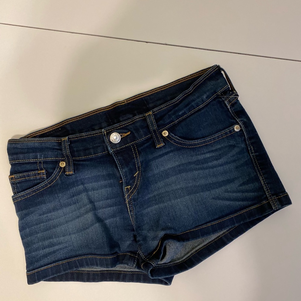 Levi’s - Blue denim short shorts. Size: 2